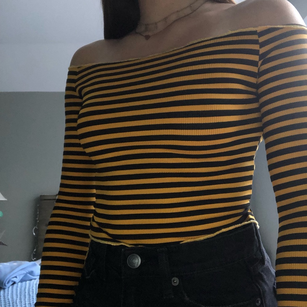 Romwe Cropped Long Sleeve Off Shoulder Shirt